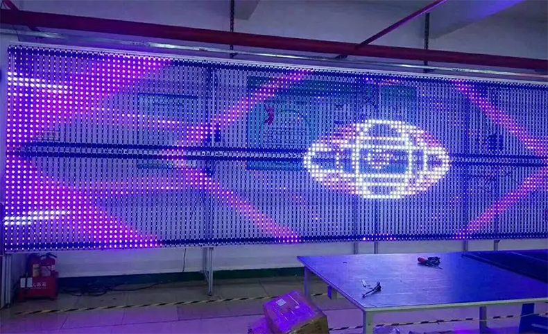 如何選用適合的LED網格屏及應用場景？(圖2)